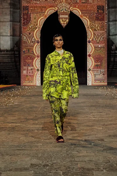 Look 39
